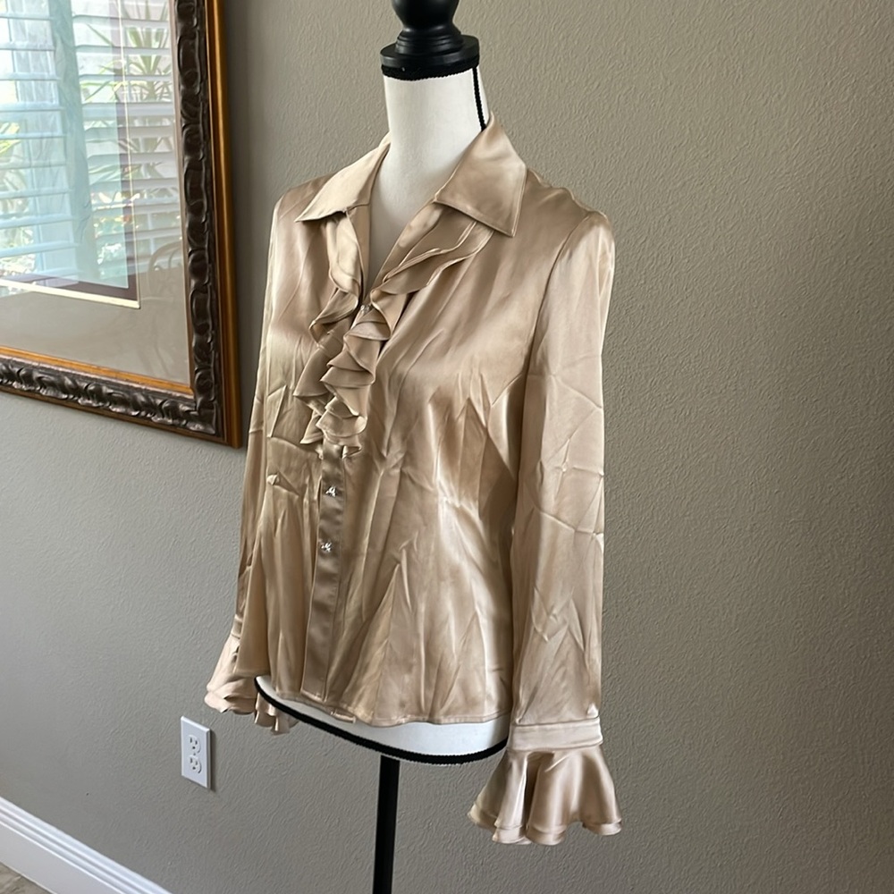 St. John silk Ruffled Long Sleeve button up Blouse champagne crystal buttons - Picture 11 of 17
